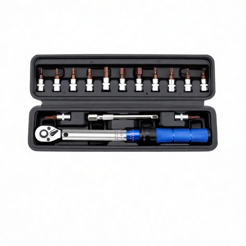 Hand Tools In Workshop - Juego de herramientas manuales con llave